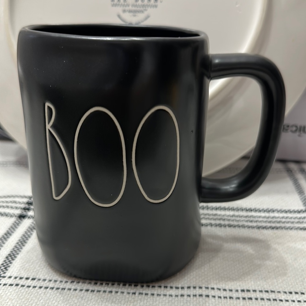 BOO black Rae Dunn mug